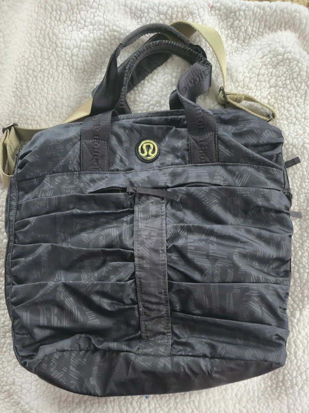 lululemon athletica Black Quilted Convertible Men’s Tote with Cream Strap